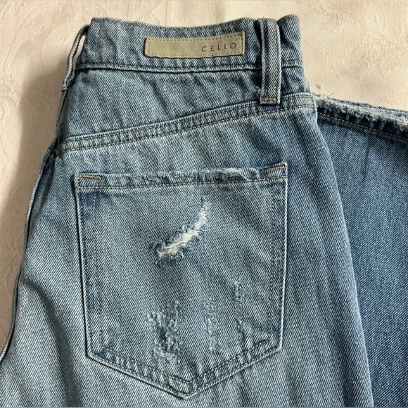 Cello Women’s Denim Blue Straight Leg Jeans with Distressed Details Sz‎ 3 - Picture 10 of 16